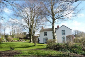 Large Country Cottage with extensive grounds in Pembrokeshire